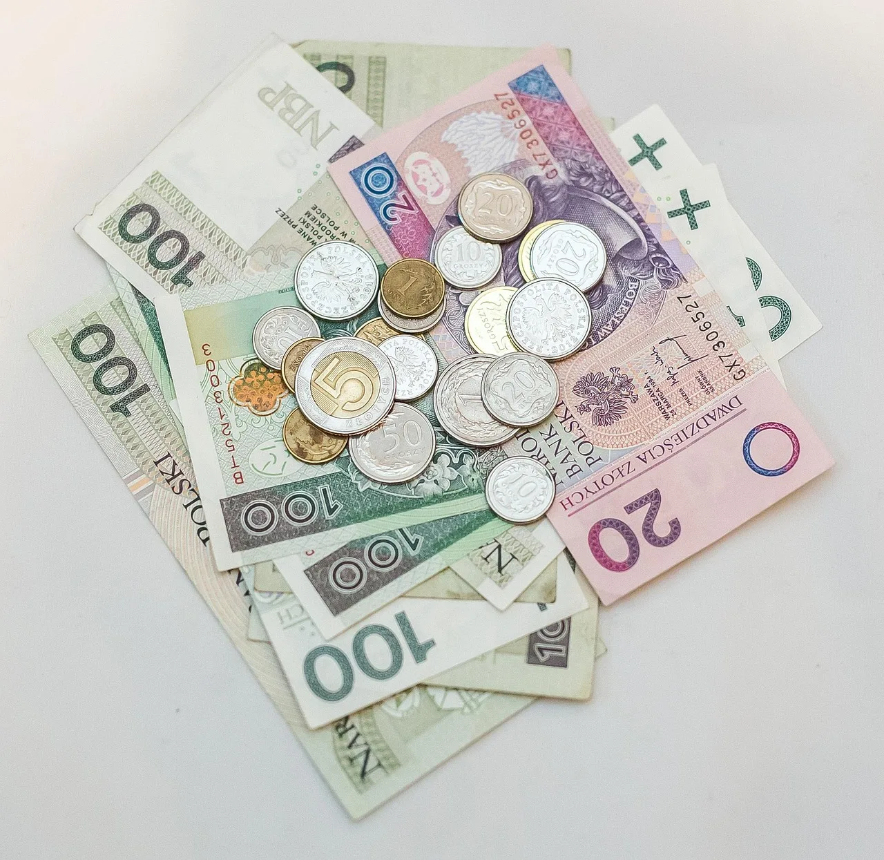 RECR11 eleva lucro e dividendos rendem 146% do CDI; veja valor