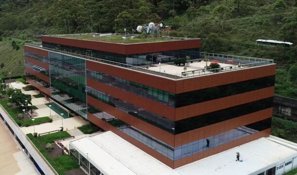 Fundo imobiliário de escritórios se destaca entre altas após transação; IFIX emenda 2ª queda 