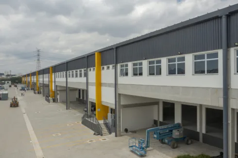 BRCO11 prorroga contrato com locatário até 2031; acordo prevê reajuste de 27%