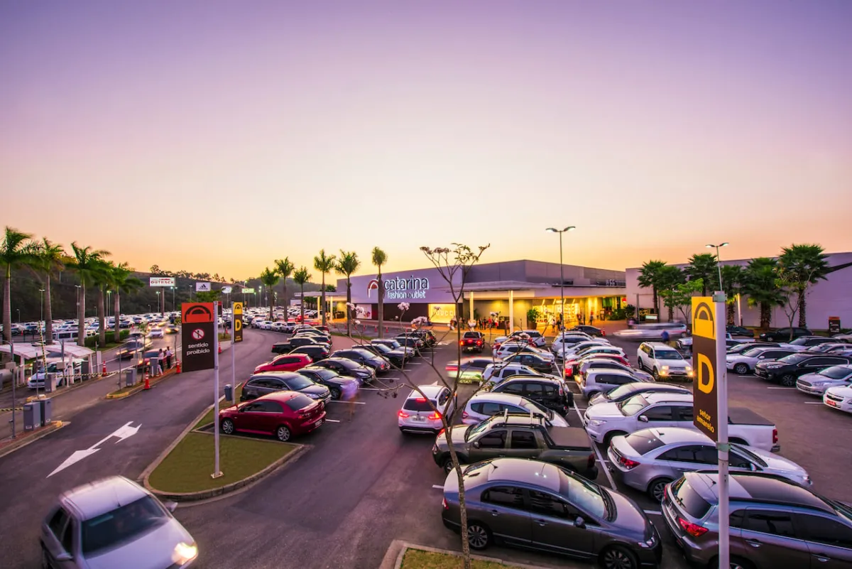 JCCJ11: fundo imobiliário fecha acordo e amplia exposição a shoppings