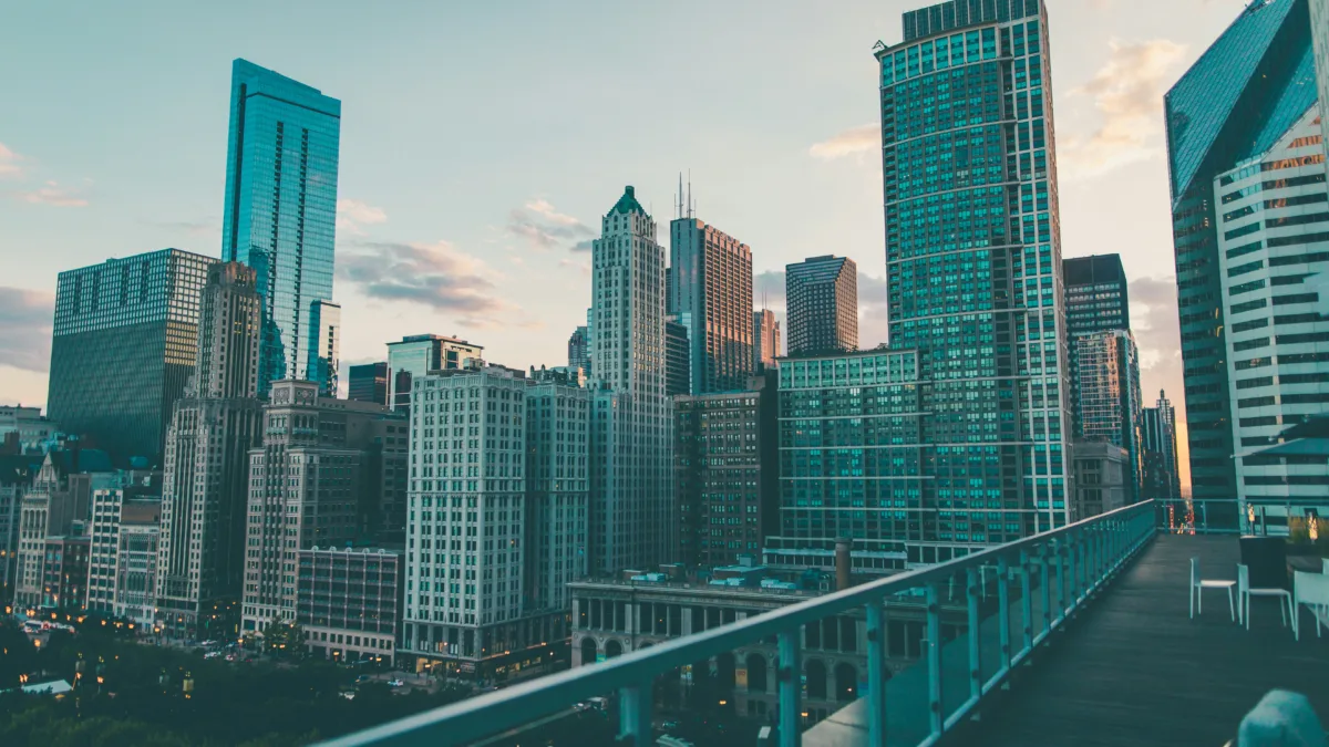 HGLG11, XPML11 e HSML11 são os destaques do Bom Dia FIIs (23/02). Foto: Unsplash