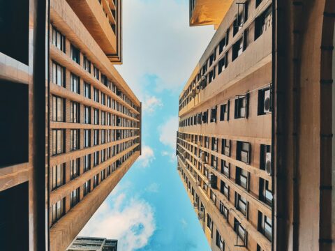 BTLG11, VGIR11 e GGRC11 são os destaques do Bom Dia FIIs (18/03). Foto: Unsplash