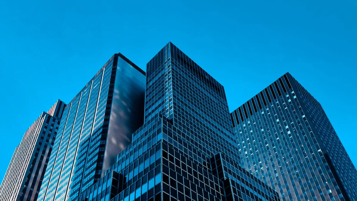 IRDM11, KNCR11 e BTLG11 são os destaques do Bom Dia FIIs (14/02). Foto: Unsplash