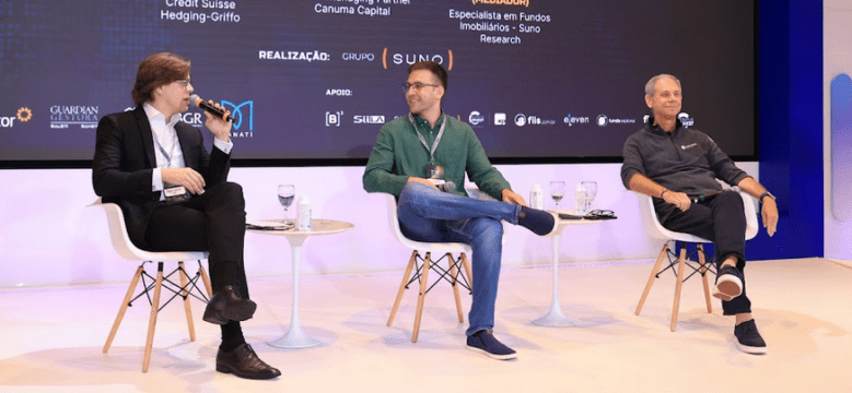 Painel no FIIs Experience debate fundos híbridos e sua busca por maior rentabilidade 
