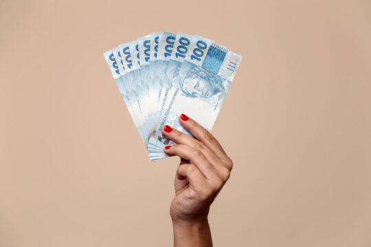 VRTM11 anuncia dividendos com yield de 1,22% para janeiro; saiba mais