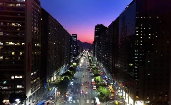 Vacância de escritórios no Rio cai para 26,5% em 2025, a menor desde 2015, diz consultoria