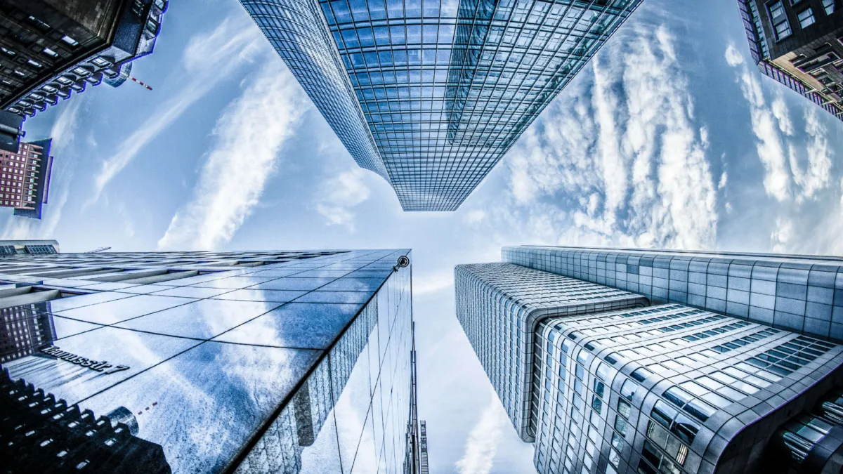 ZAGH11 combina emissão, reciclagem de ativos e avanço imobiliário