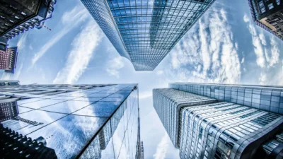 ZAGH11 combina emissão, reciclagem de ativos e avanço imobiliário