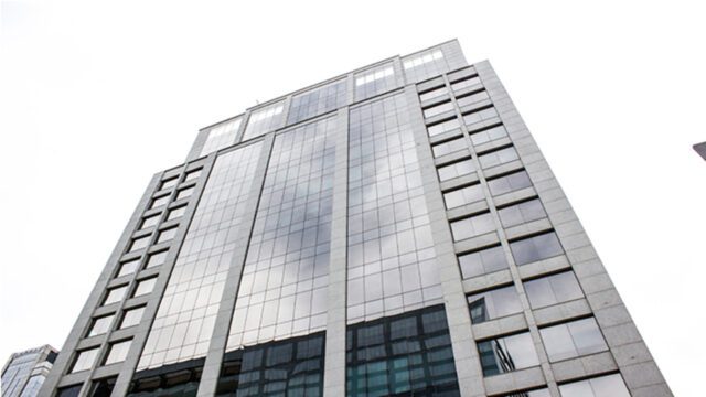 FII KNHF11 conclui aquisição majoritária em prédio corporativo por R$ 141 milhões