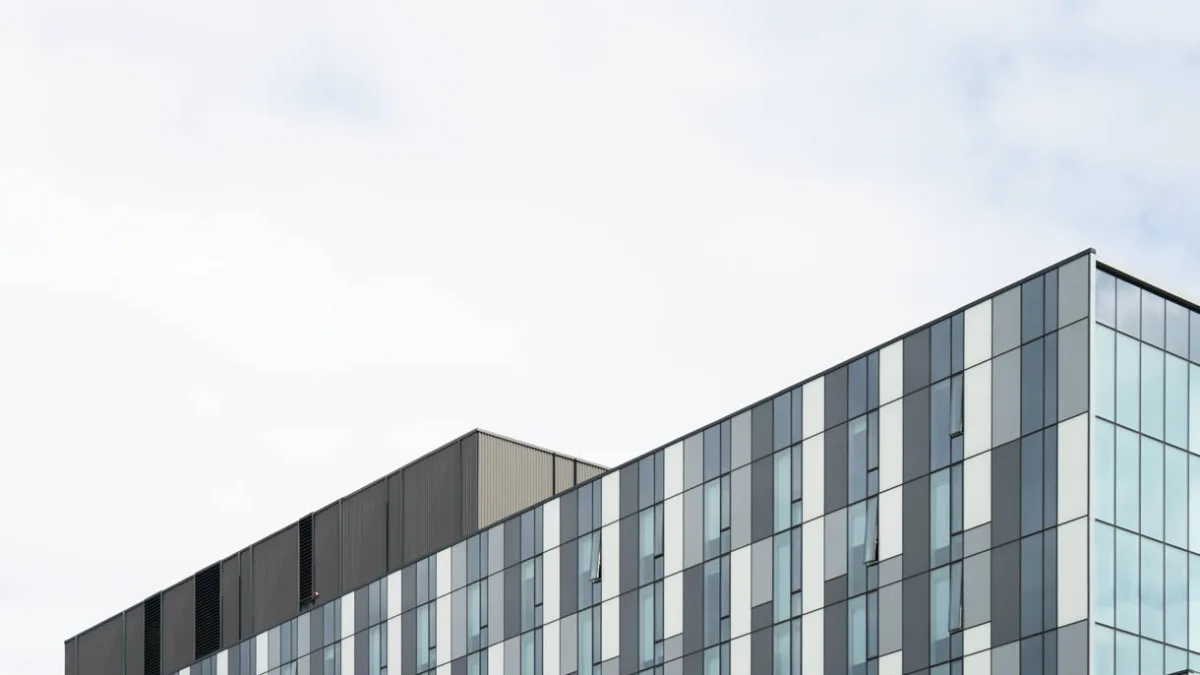IRDM11 tem maior queda de 2023, após Gramado Parks conseguir suspensão de pagamento de CRI. Foto: Unsplash