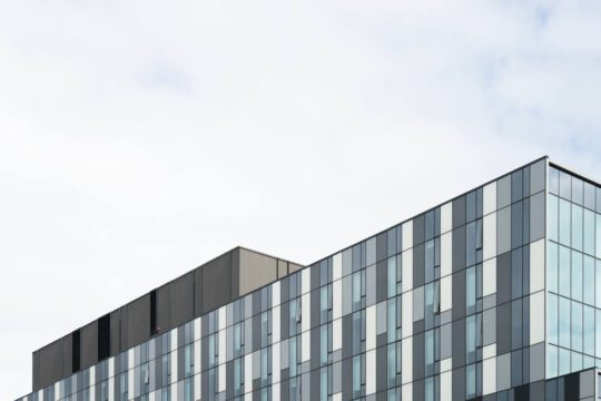 Fundo imobiliário tem menos de 3% de vacância e todos os inquilinos adimplentes; veja qual
