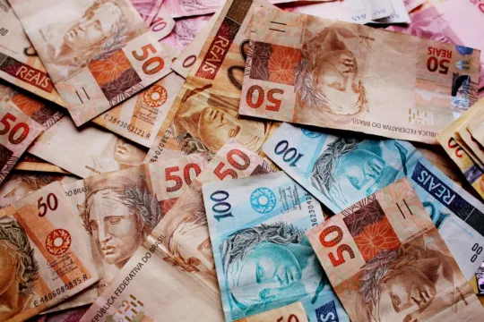 FII "prestes a fechar" na bolsa paga dividendos de 1,32% e 170 FIIs anunciam rendimentos; veja as mais lidas da semana