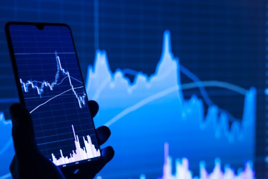 HTMX11 dispara 7,57% em dia de novo recorde do IFIX; MXRF11 sobe 0,38%. Foto: Unsplash