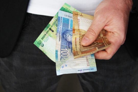 SNCI11 paga dividendos de 14,2% ao ano; confira quem recebe