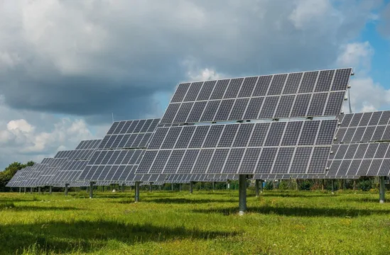 TIM amplia geração própria de energia renovável e reforça tendência vista no SNEL11