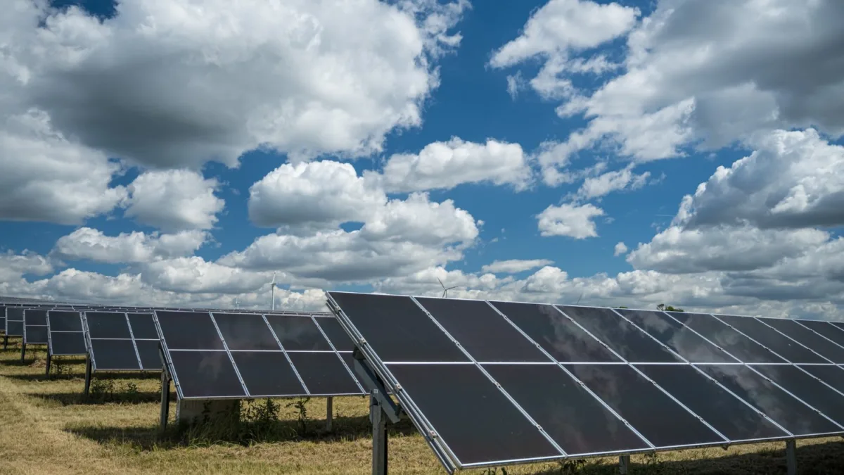 SNEL11 amplia receita imobiliária e energia gerada em agosto. Foto: Freepik