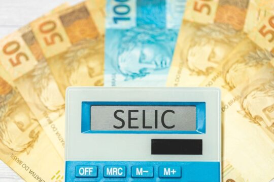 Como a decisão do Copom influencia os fundos imobiliários?