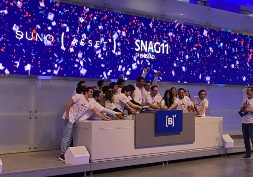 SNAG11 comemora captação de R$ 301 milhões em toque de campainha na B3