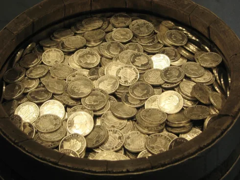 Quanto seria preciso ter em KNCR11 para uma renda de R$ 2.000 mensais?