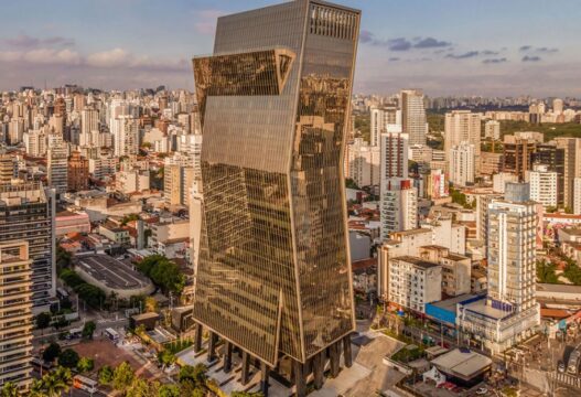 FII endividado tem dia de forte alta e IFIX volta a subir