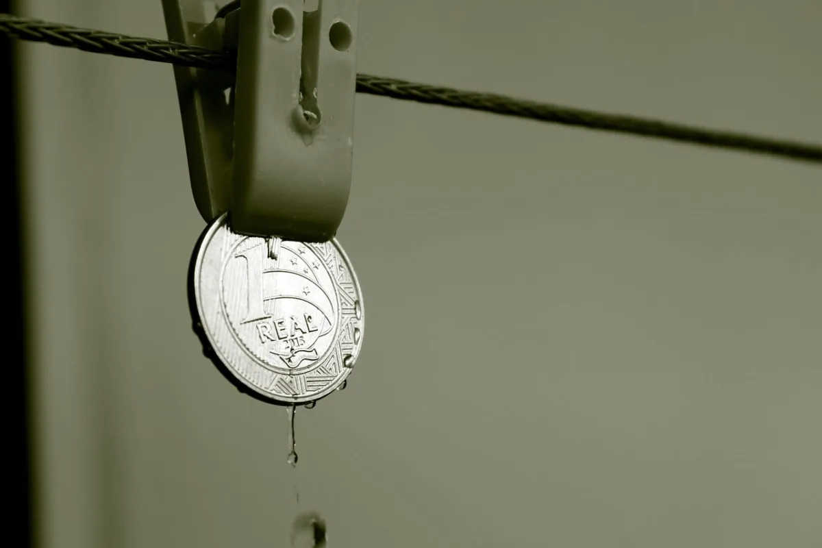 FIIs pagam dividendos nesta segunda (19)