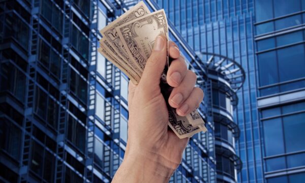 VRTM11 anuncia dividendos que registram yield de 1,32%; veja valor
