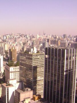RBRR11 entra na carteira de FIIs da Genial Investimentos para abril; veja os fundos