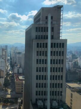 Com proposta milionária em mãos, fundo imobiliário consulta cotistas
