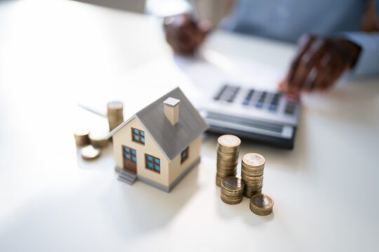Veja 7 fundos imobiliários que batem a Selic com folga