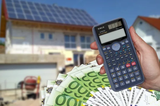 Fundo imobiliário divulga atraso em aluguel; veja o que pode acontecer