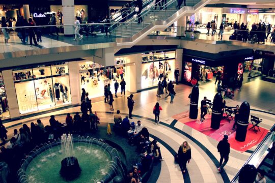 FIIs de shoppings: oportunidades são maiores que desafios; gestores do VISC11 e HGBS11 explicam motivo