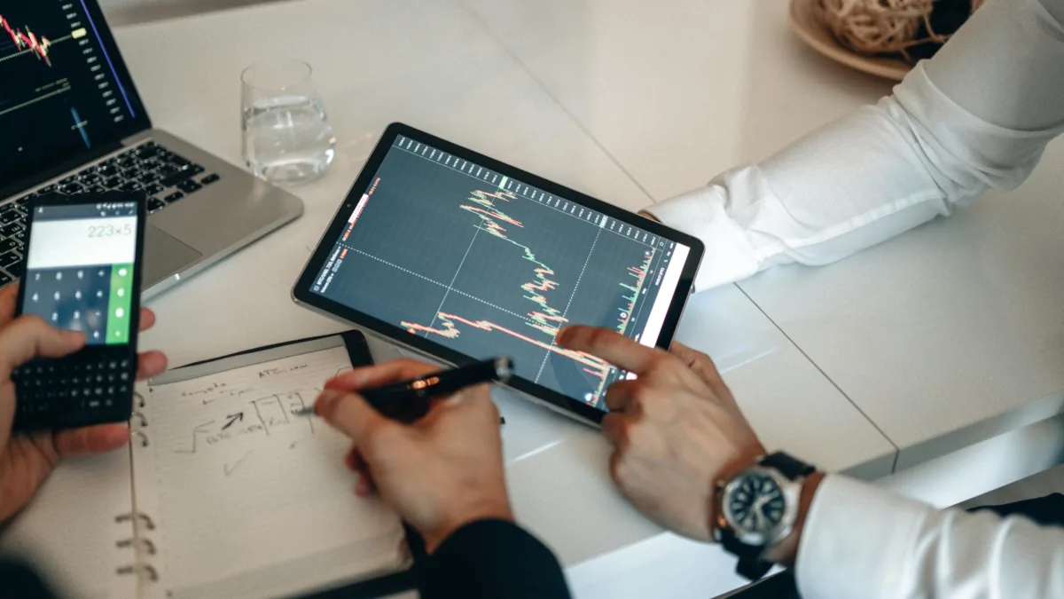 IFIX sobe 0,32% e fecha aos 3.753,87 pontos