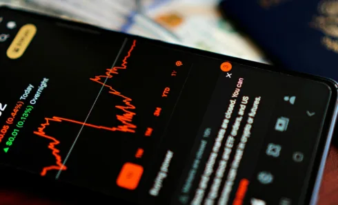 IFIX fecha em ligeira alta e termina semana praticamente estável
