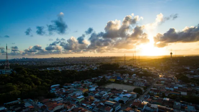 GGRC11, AZIN11, BIDB11 e SNEL11 são destaques do Bom Dia FIIs (6/4)