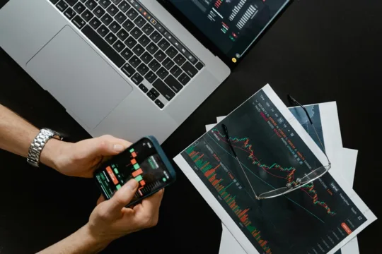 IFIX fecha segunda-feira aos 3.862 pontos, com estabilidade