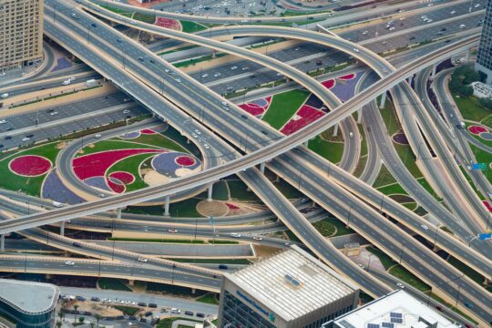FI-Infra divulga dividendos de 13,9% e aloca recursos milionários em menos de 45 dias