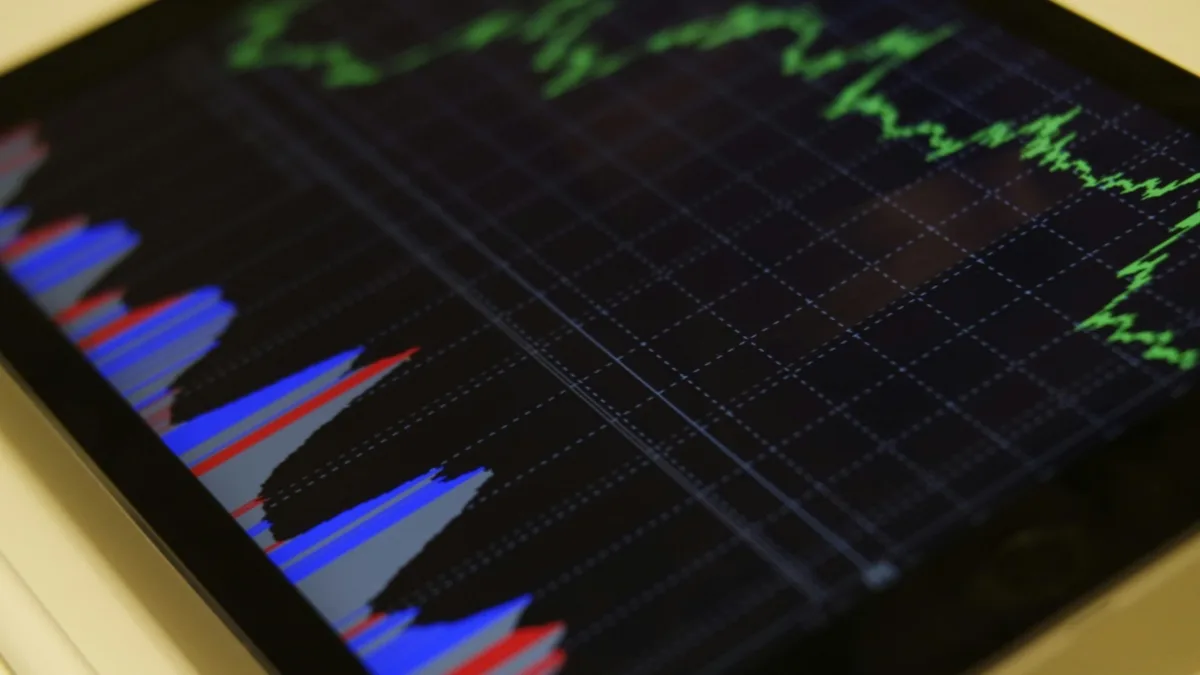 IFIX fecha quinta-feira em alta, mas encerra semana encurtada com recuo de 0,14% (Foto: Pexels)