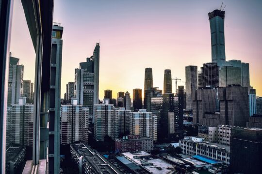RBRX11 ganha escala com incorporação e reafirma guidance