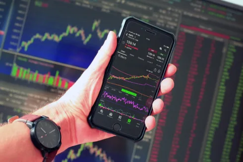 IFIX sobe 0,62% e fecha pregão de terça-feira aos 3.700 pontos