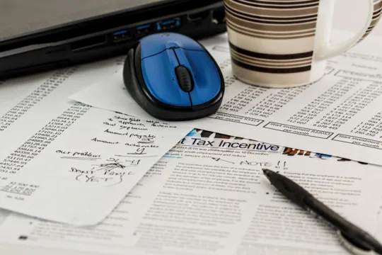 FII ALZR11 registra resultado de R$ 13,5 mi e supera 210 mil cotistas