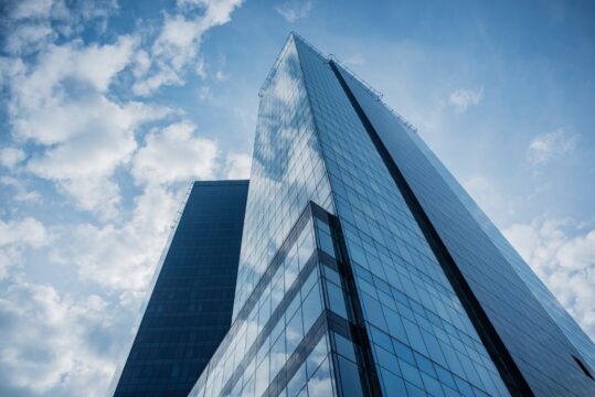 BTLG11: 5 fatos que você precisa saber antes de investir neste FII